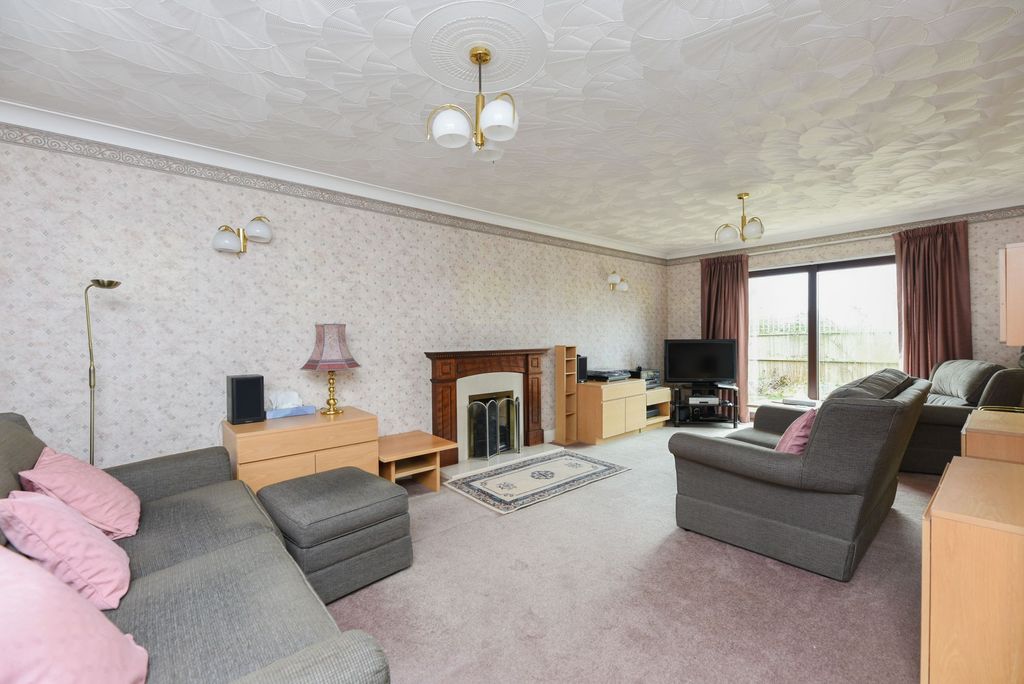 Property photo 3 of 18