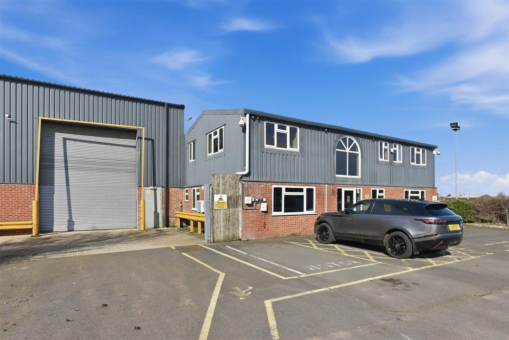 Property photo 3 of 19 Offenham Road 2171-15.Jpg