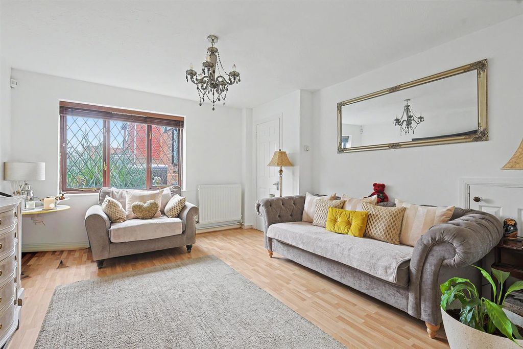 Property photo 2 of 19