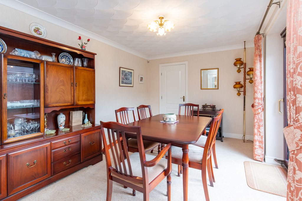 Property photo 3 of 17 Dining Room