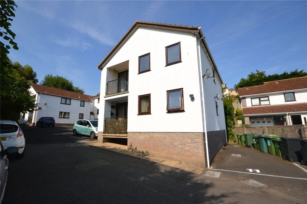 Property photo 1 of 10 Front