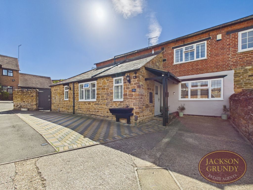 Property photo 1 of 27 Stable Court