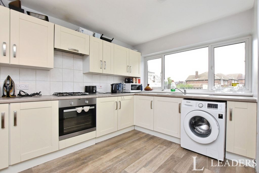 Property photo 3 of 10 Pbox-Img.Jpg
