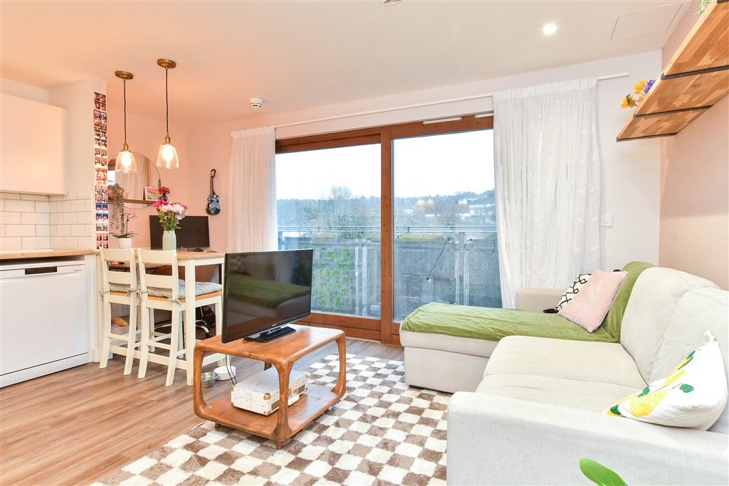 Property photo 2 of 10 Lounge/ Kitchen