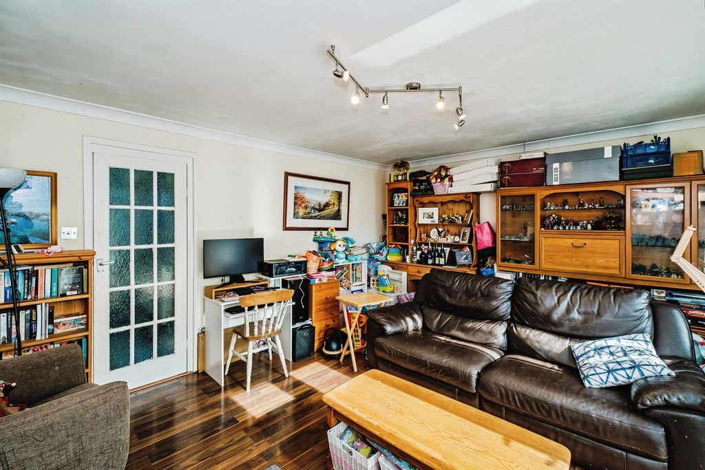 Property photo 3 of 13