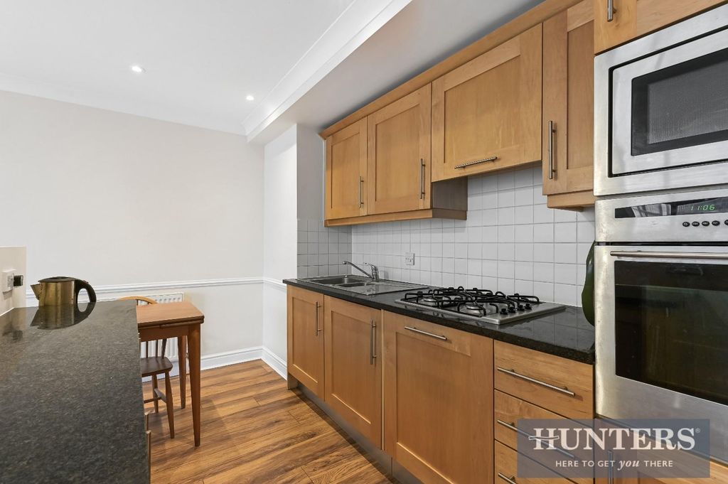 Property photo 3 of 11 Goat Wharf-5.Jpg