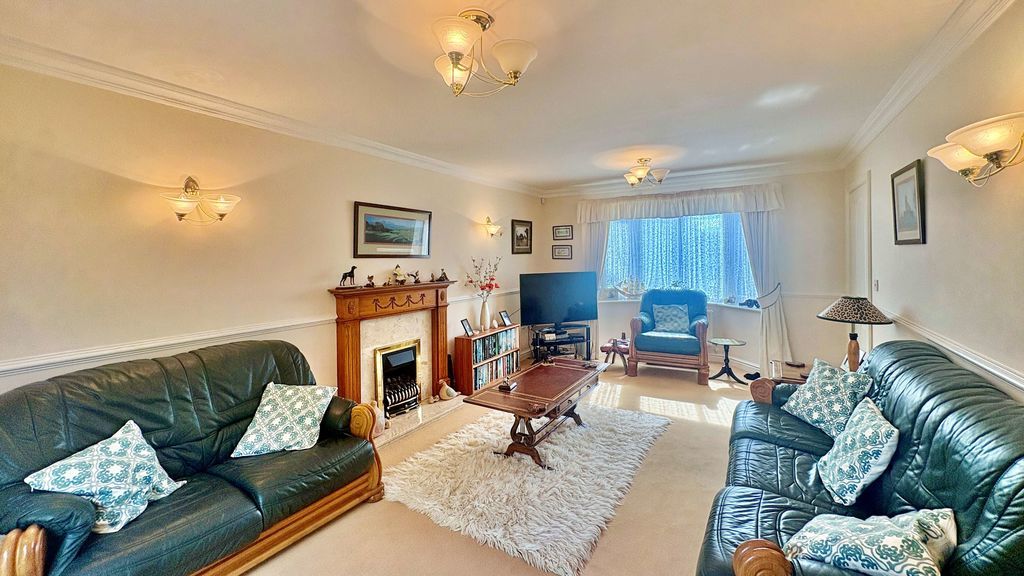 Property photo 3 of 17 Photo 3
