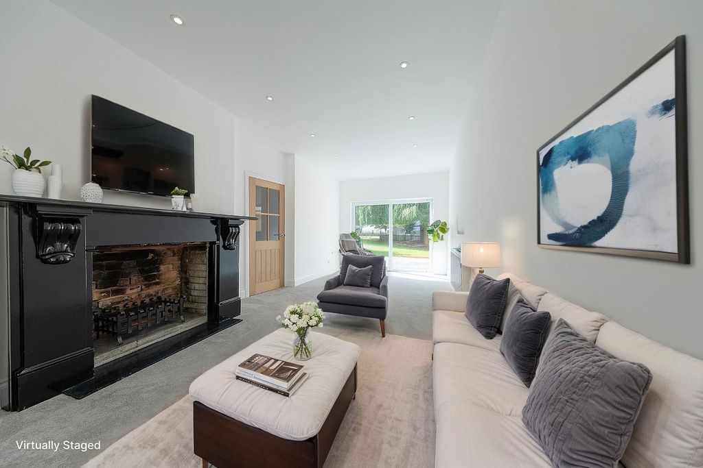 Property photo 2 of 24