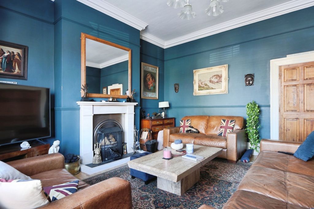 Property photo 3 of 33 3886587