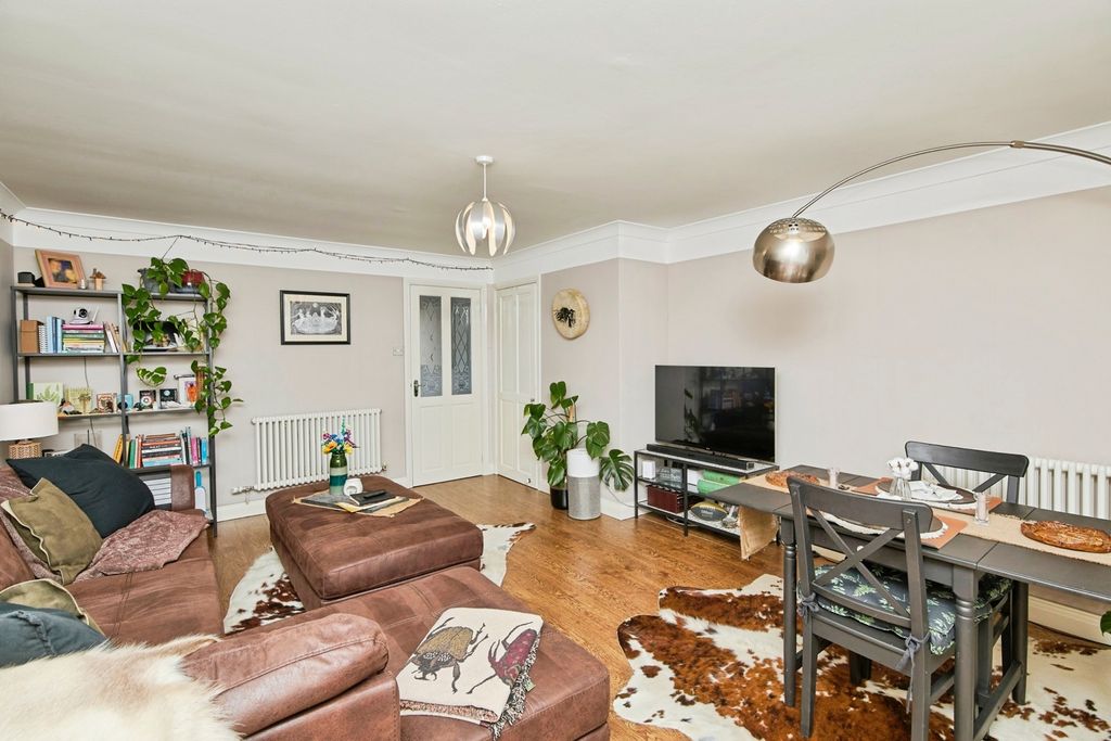 Property photo 3 of 17 Photo