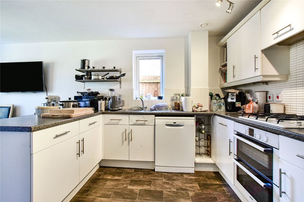 Property photo 3 of 14 Picture No. 28