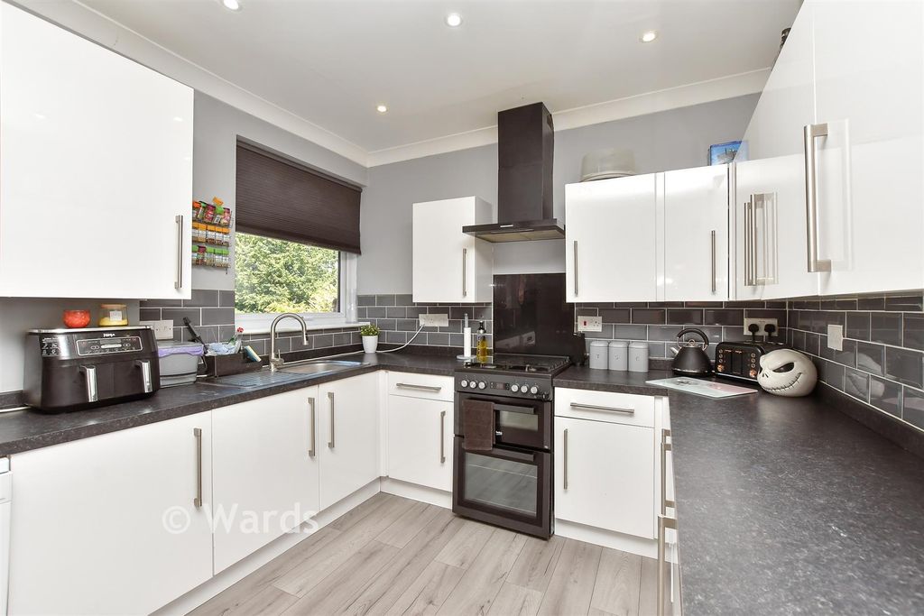 Property photo 3 of 10 Kitchen/Diner