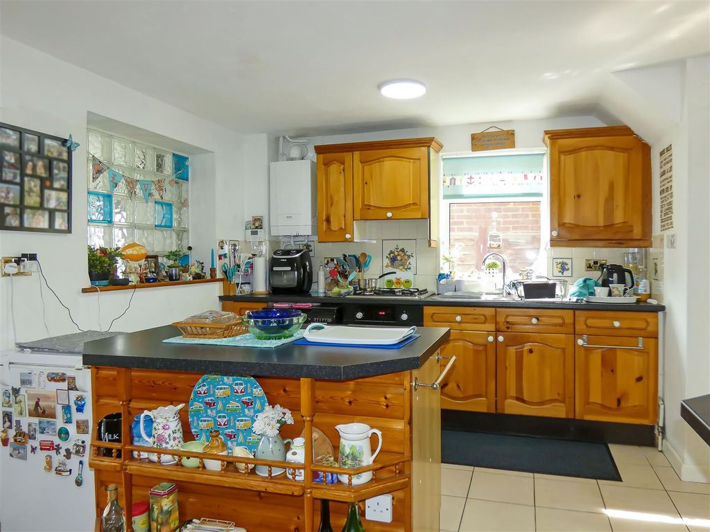 Property photo 3 of 14 Kitchen/Dining Room