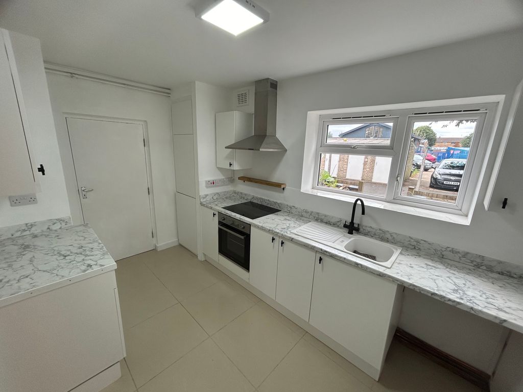 Property photo 2 of 11 Img_9304