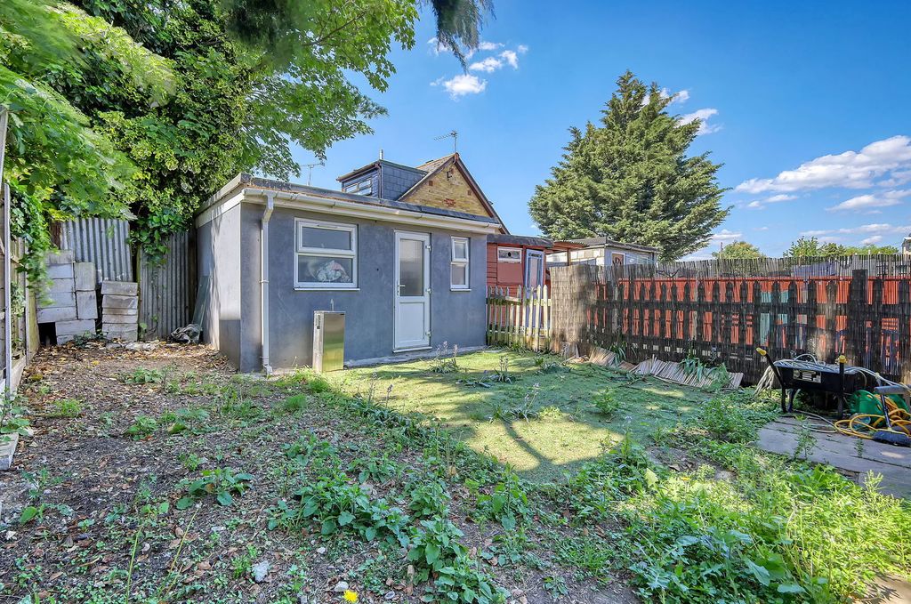 Property photo 3 of 24