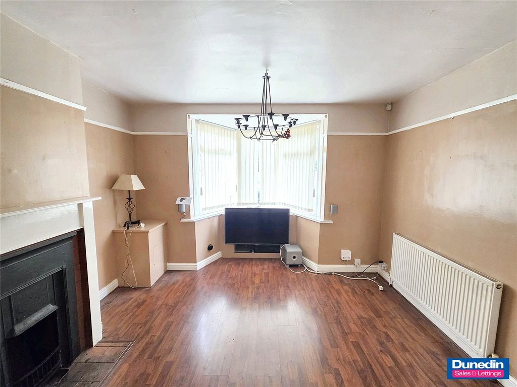 Property photo 2 of 17 Picture No. 02