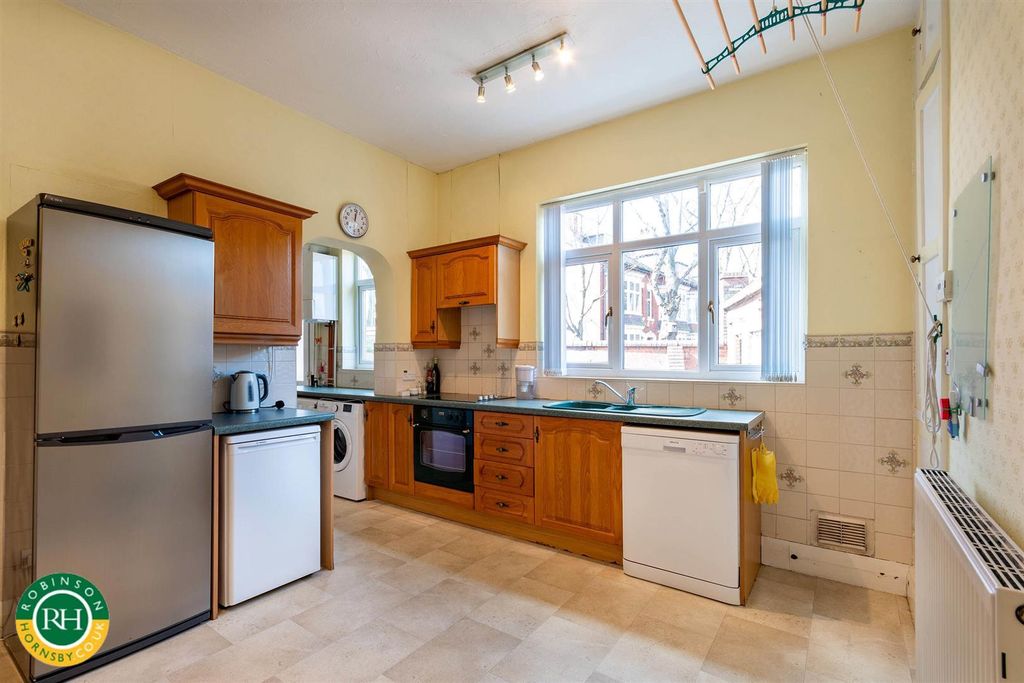 Property photo 3 of 14 Kitchen 2.Jpg