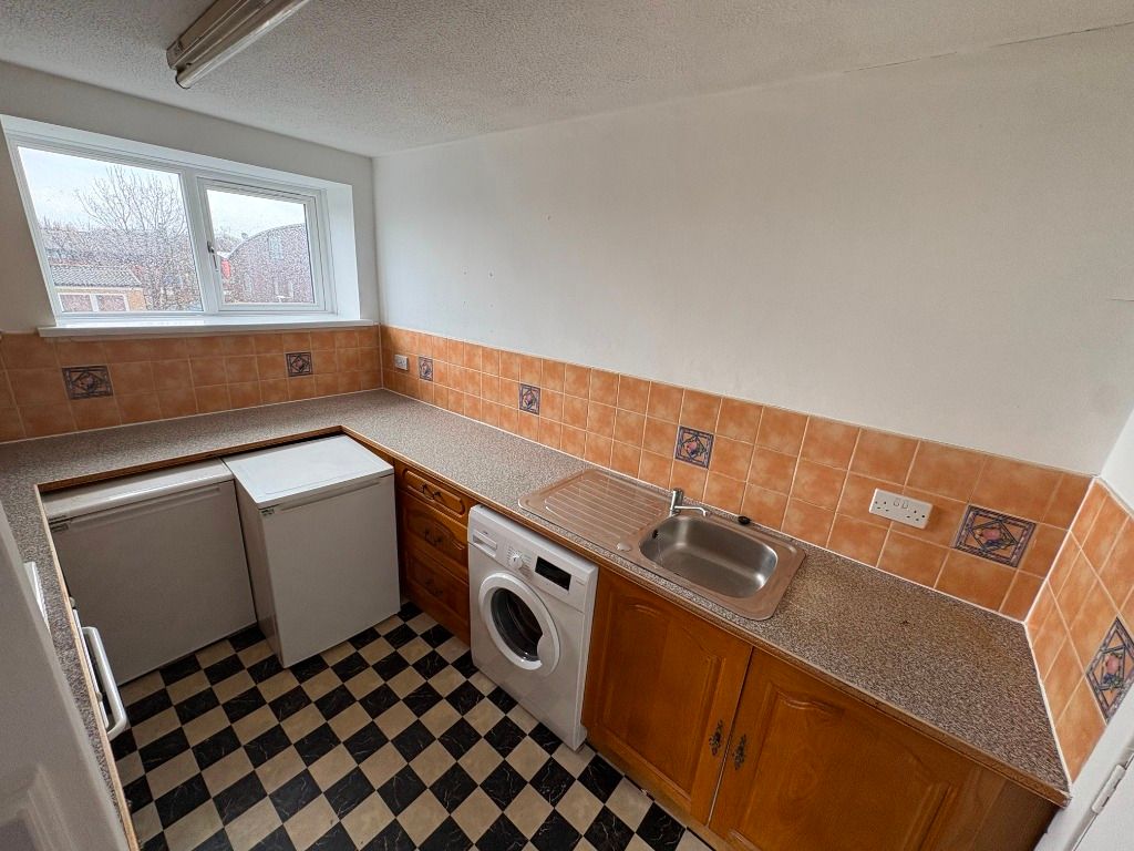 Additional image 5 of 2 bed flat to rentAbbotsford Drive, Grangemouth, Falkirk FK3