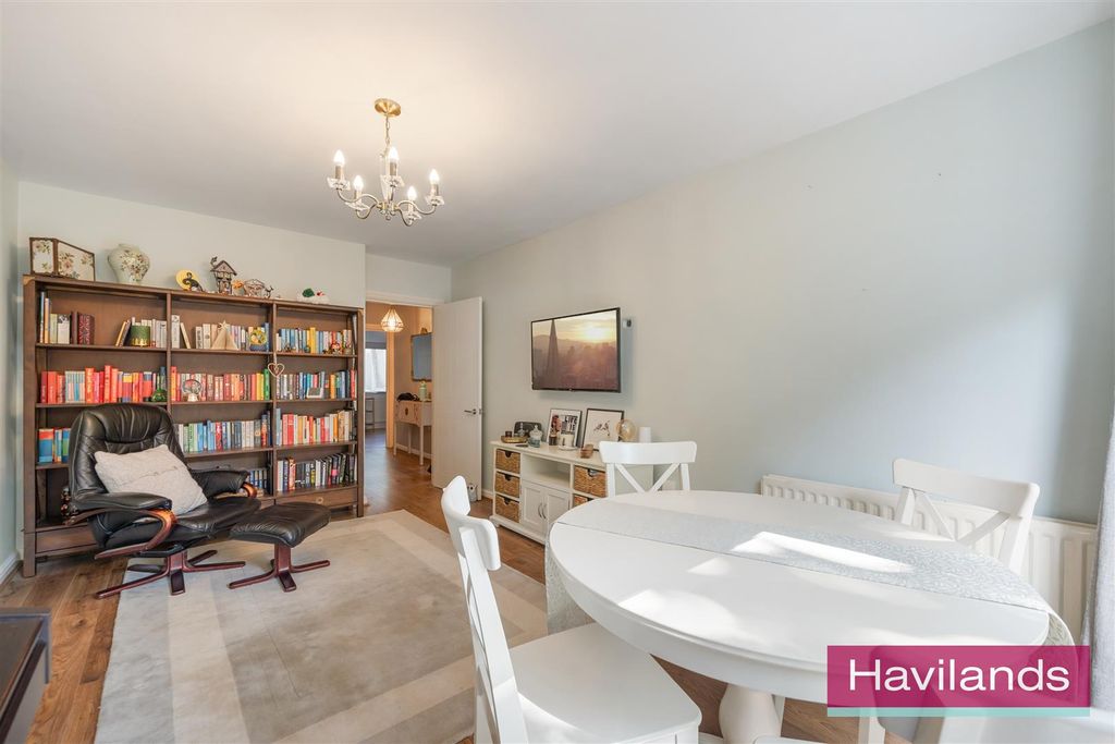 Property photo 3 of 14 Moorland Court-8.Jpg