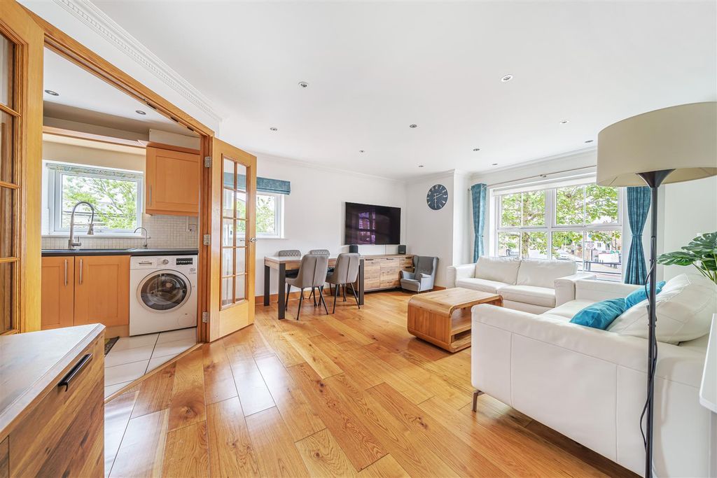 Property photo 2 of 12