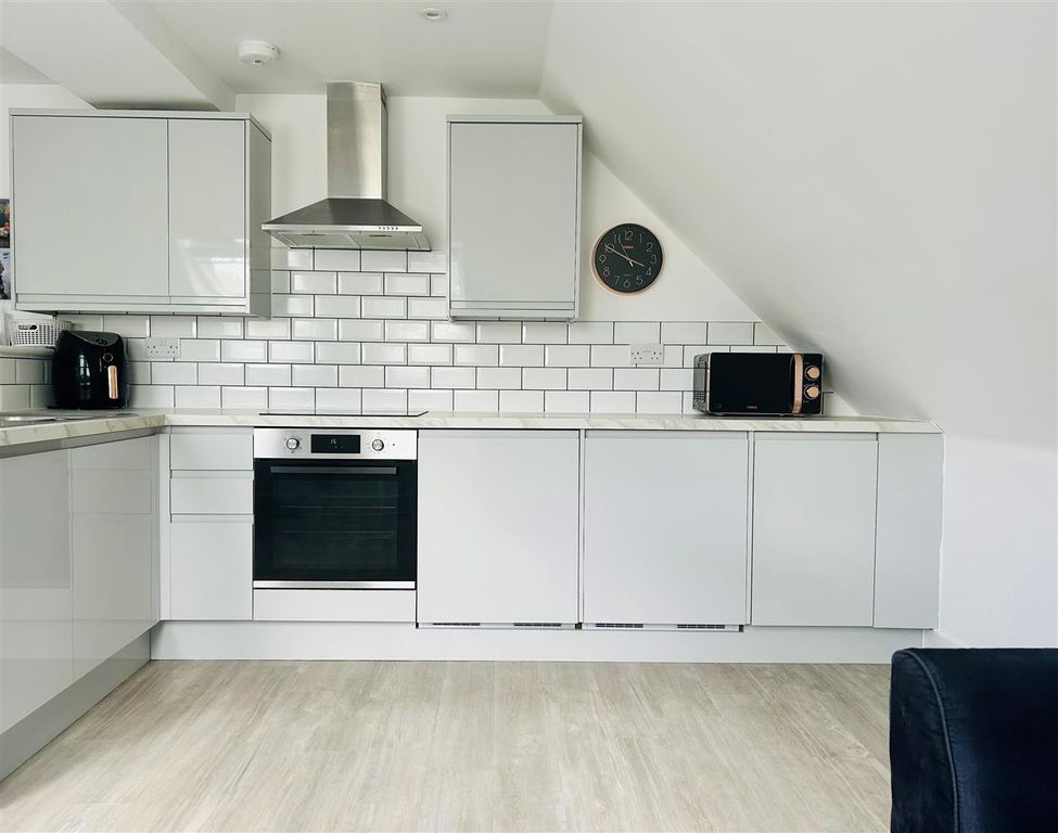 Property photo 2 of 13 Kitchen 1.Jpg