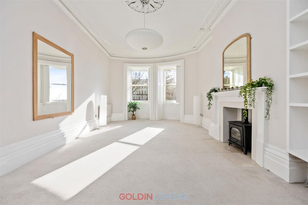 Property photo 2 of 15 Dining Room/Reception Room/Kitchen