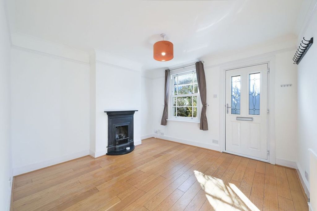 Property photo 3 of 9