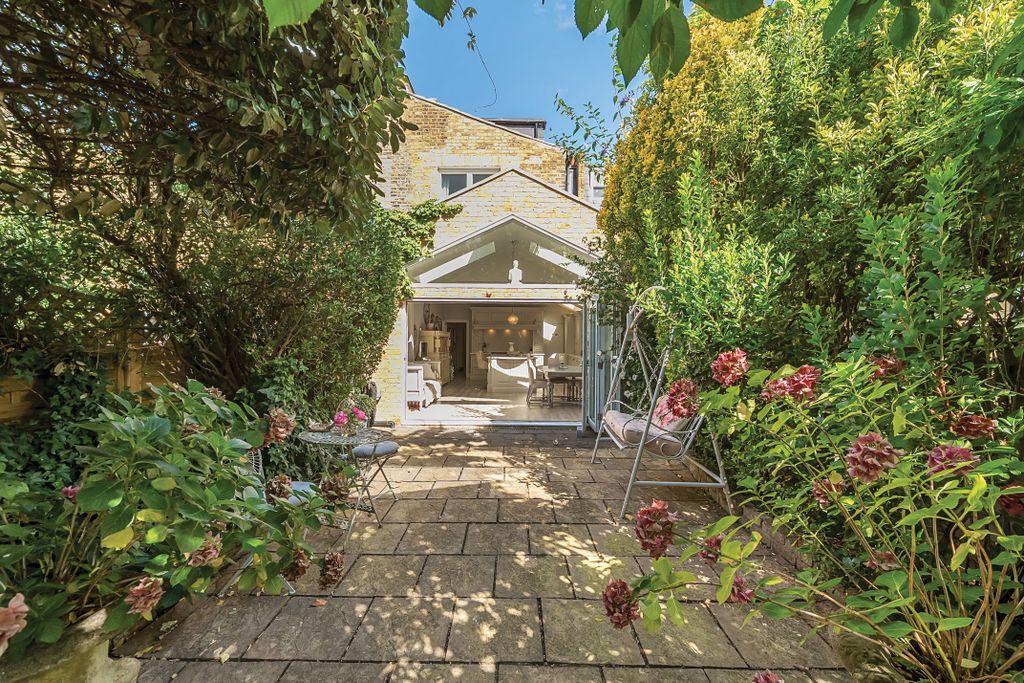 Property photo 2 of 17 2