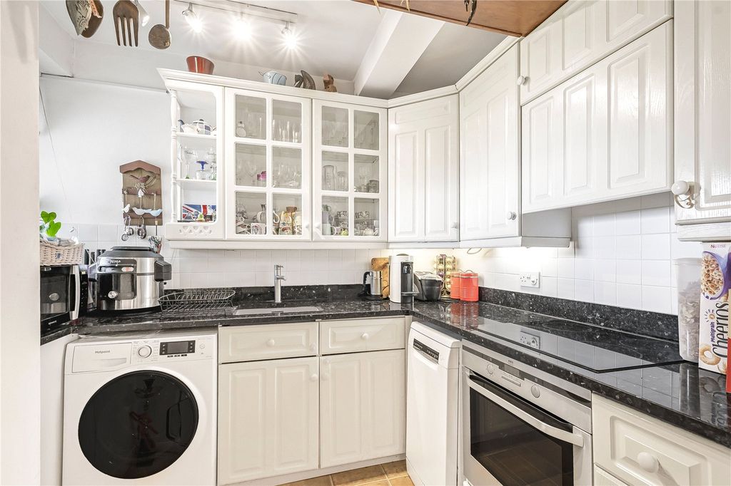 Property photo 3 of 22 Kitchen