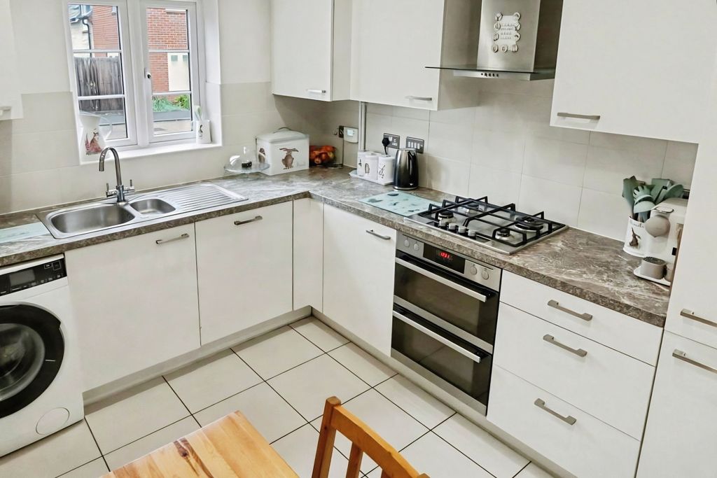 Property photo 3 of 4