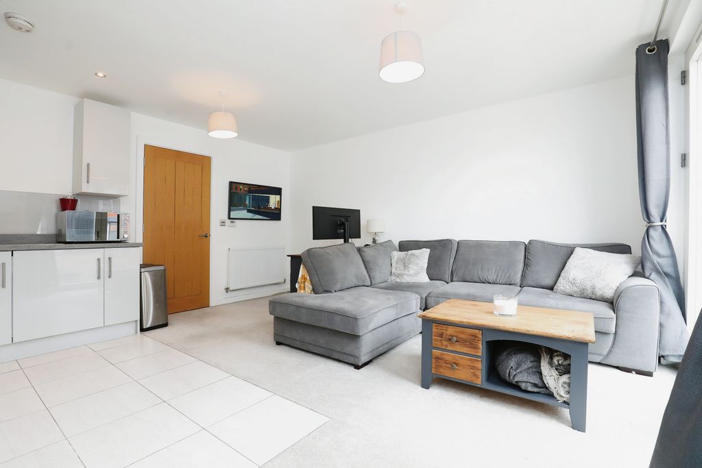 Property photo 2 of 10 Open Plan Living
