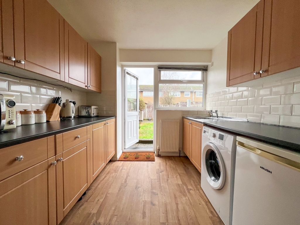 Property photo 2 of 27