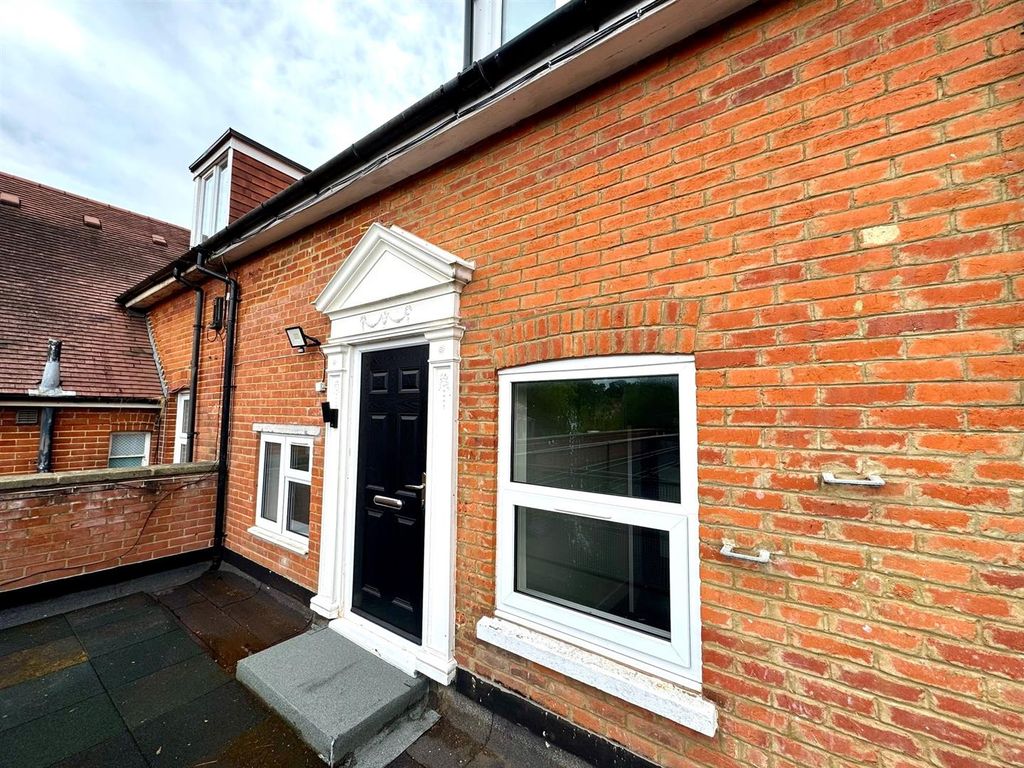 Property photo 1 of 10 External