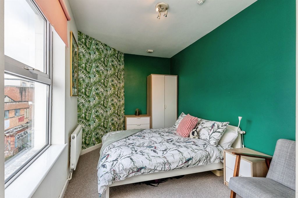 Property photo 1 of 1