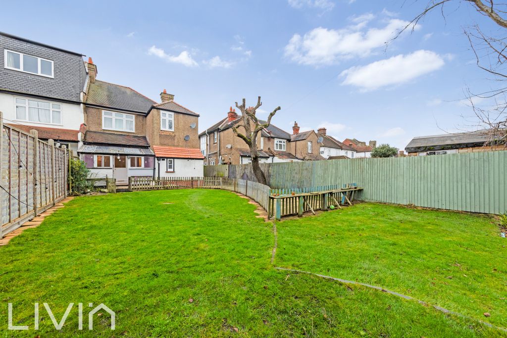 Property photo 2 of 8 Photo 6