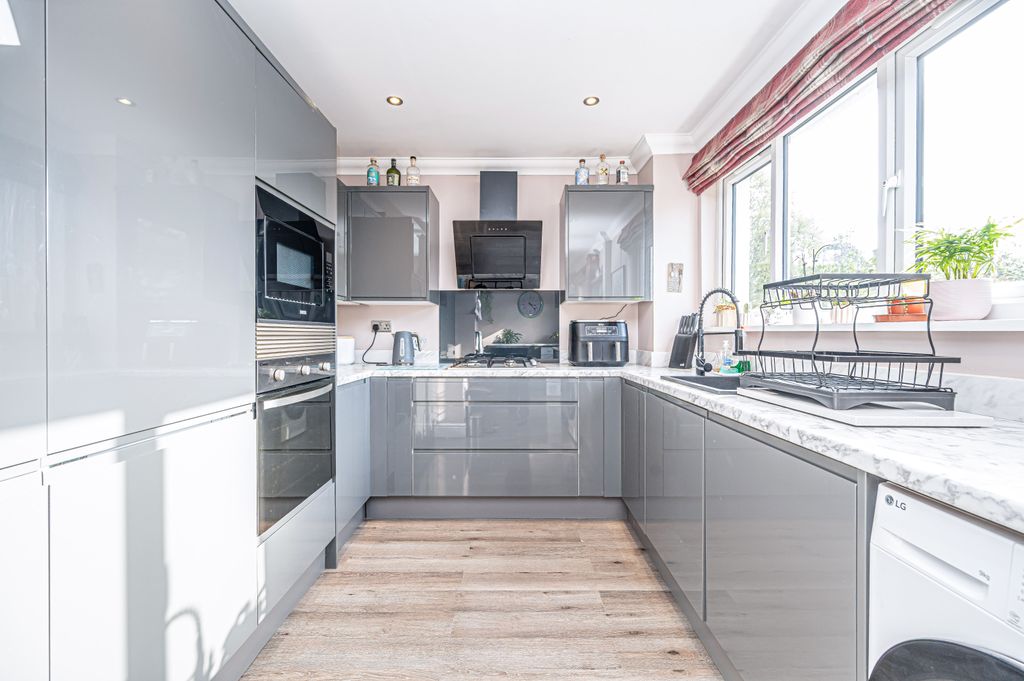 Additional image 3 of 3 bed terraced house for sale8 Coventry Place, Kinross KY13