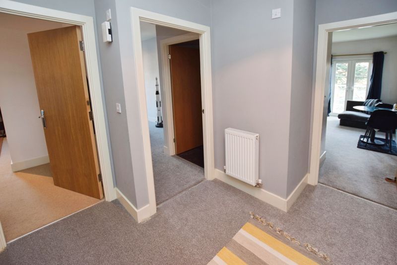 Property photo 3 of 12 Photo 6