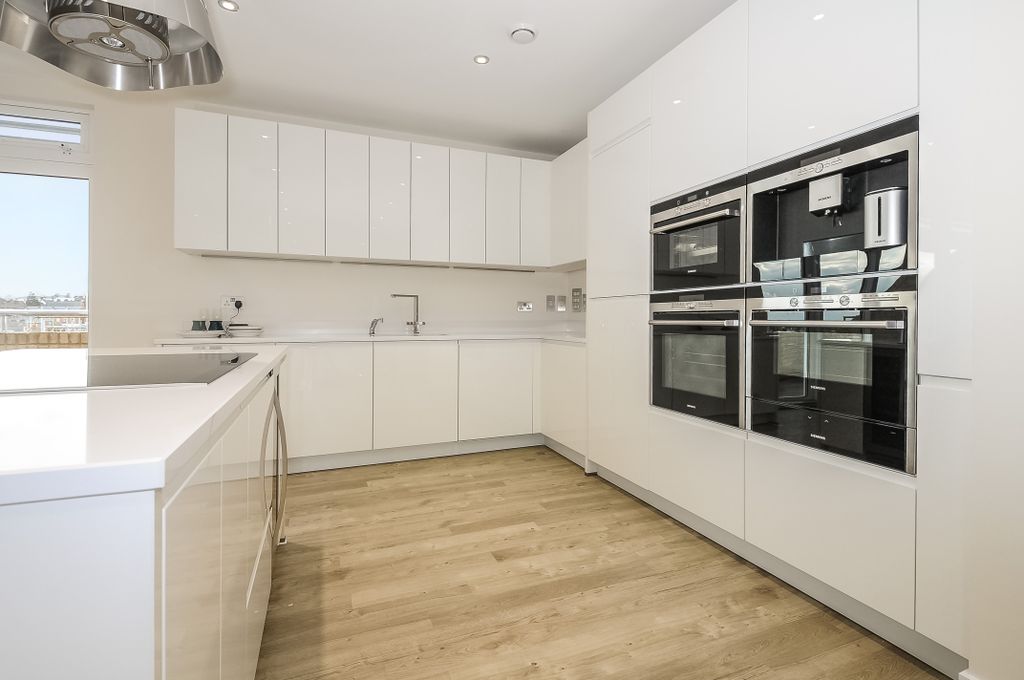 Property photo 2 of 11 54Bfe5Fec7A1E-7053 (