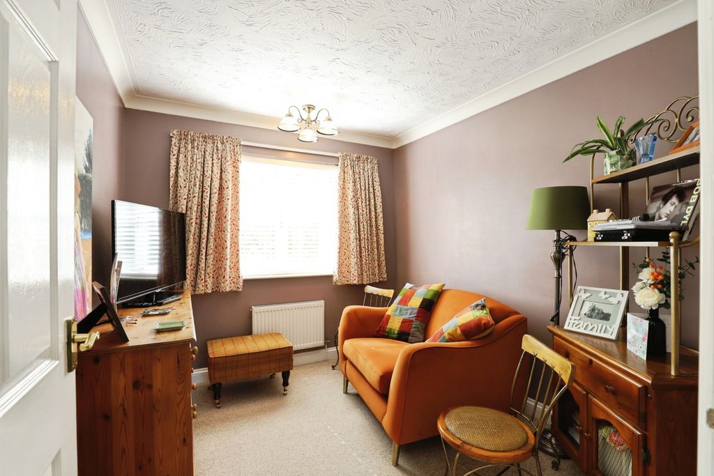 Property photo 3 of 19