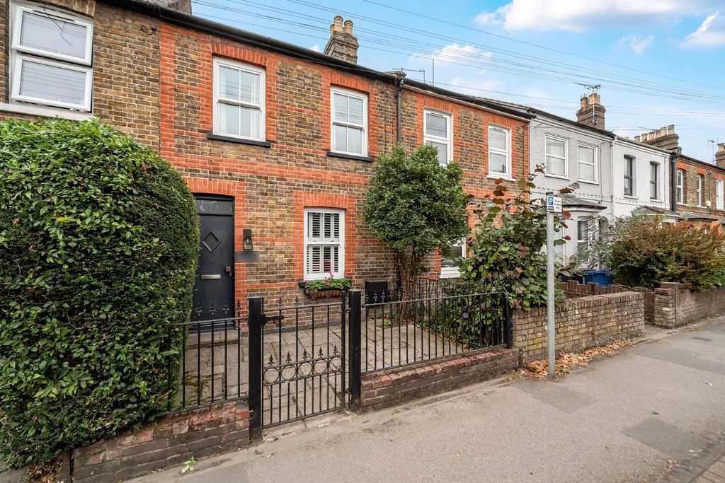 Property photo 1 of 17