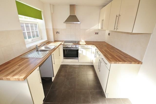 Property photo 2 of 6 Kitchen
