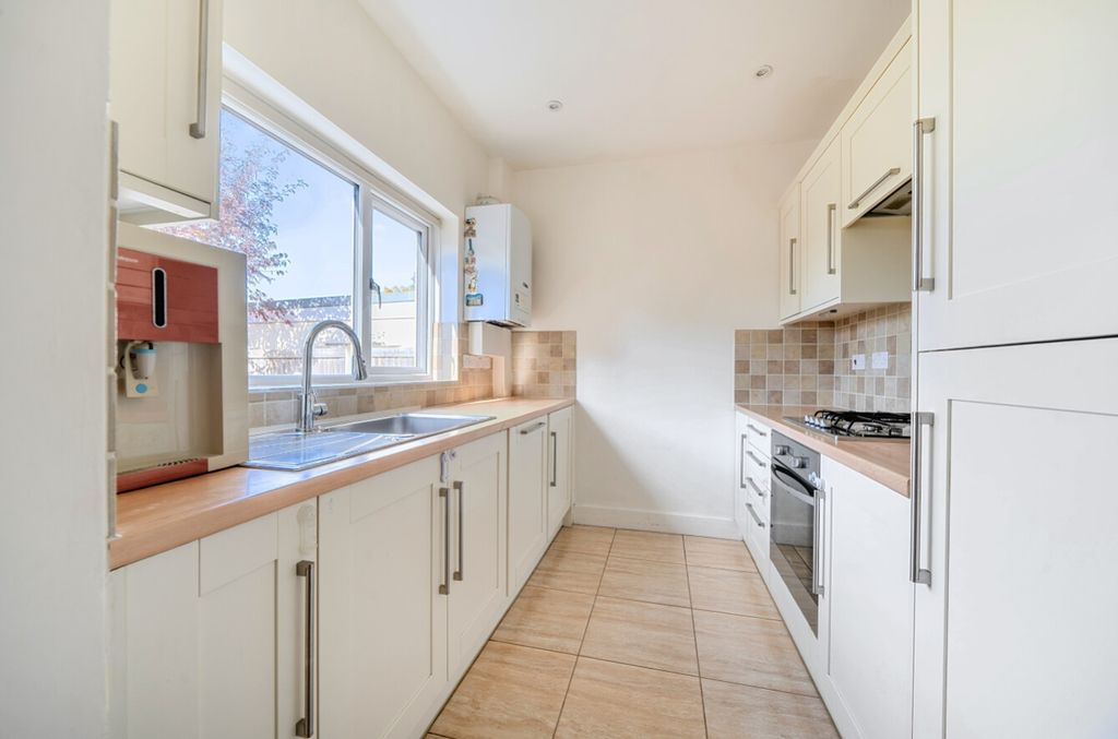 Property photo 2 of 11 1364768-2-68E79F07c7923