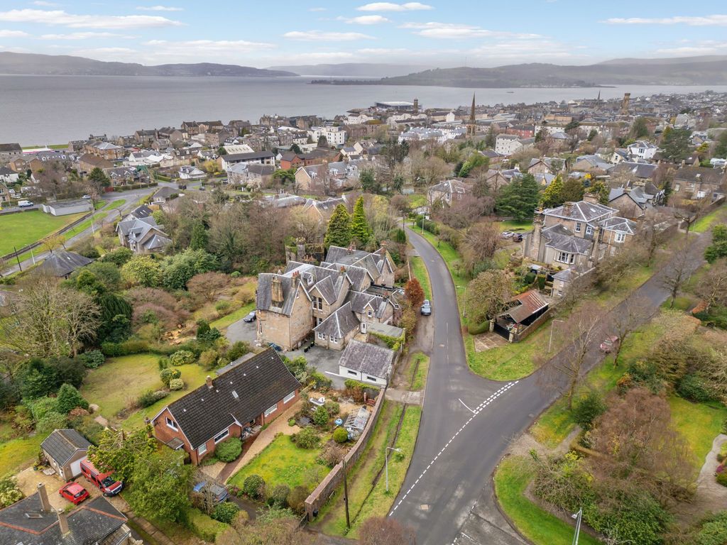 Property photo 2 of 38