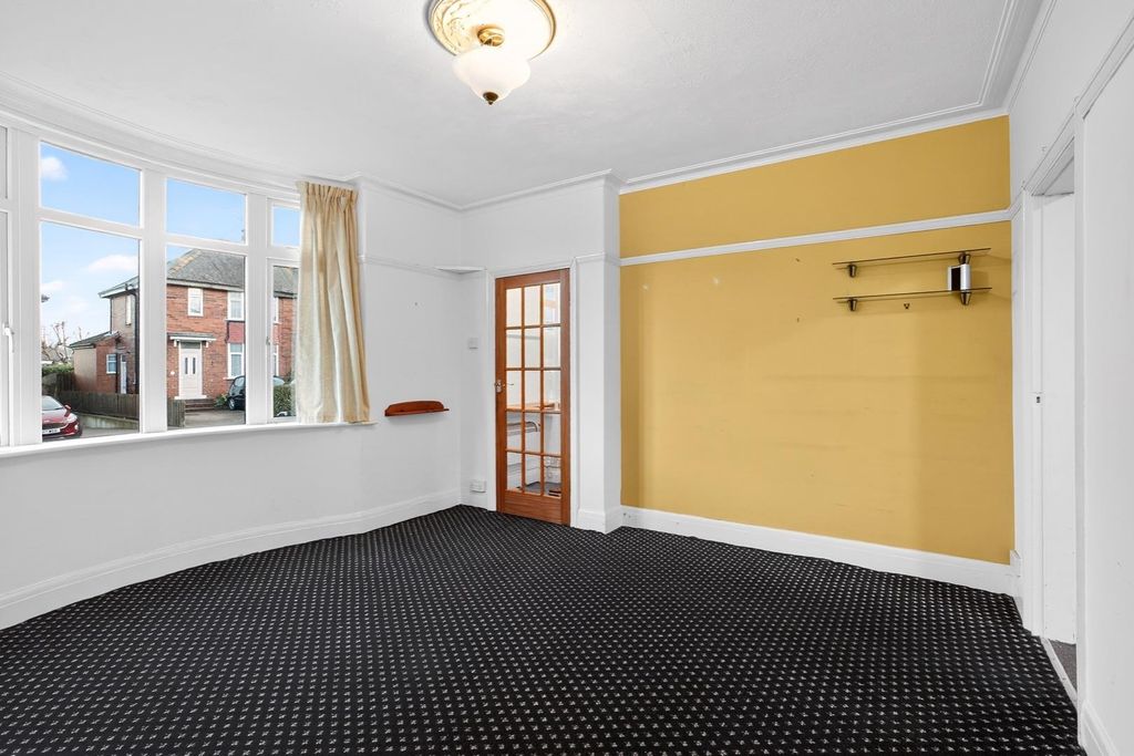 Property photo 2 of 20 Living Room