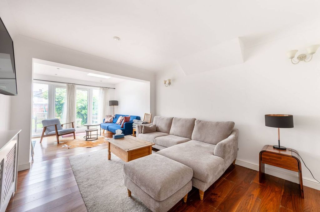 Property photo 2 of 12