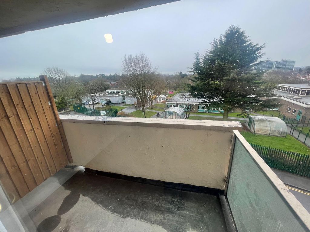 Property photo 1 of 7 Balcony