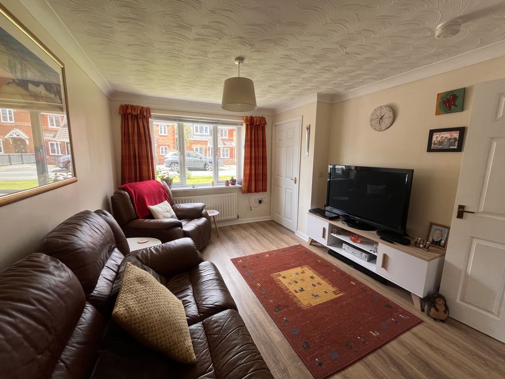Property photo 2 of 18 liv2