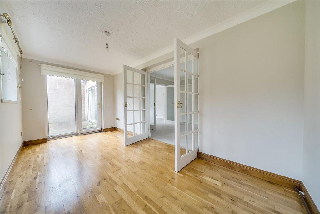 Property photo 2 of 30
