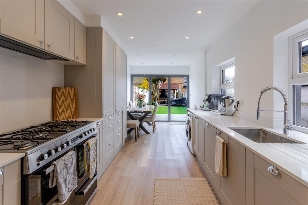 Property photo 3 of 24 Kitchen