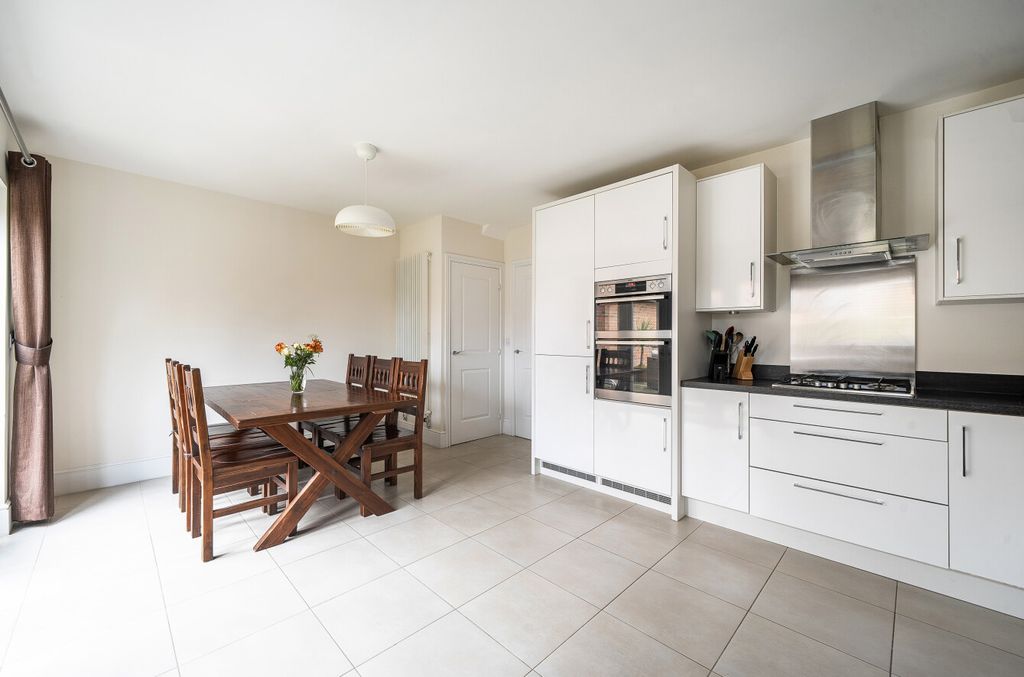 Property photo 3 of 13 1419811-17-69A1B2...